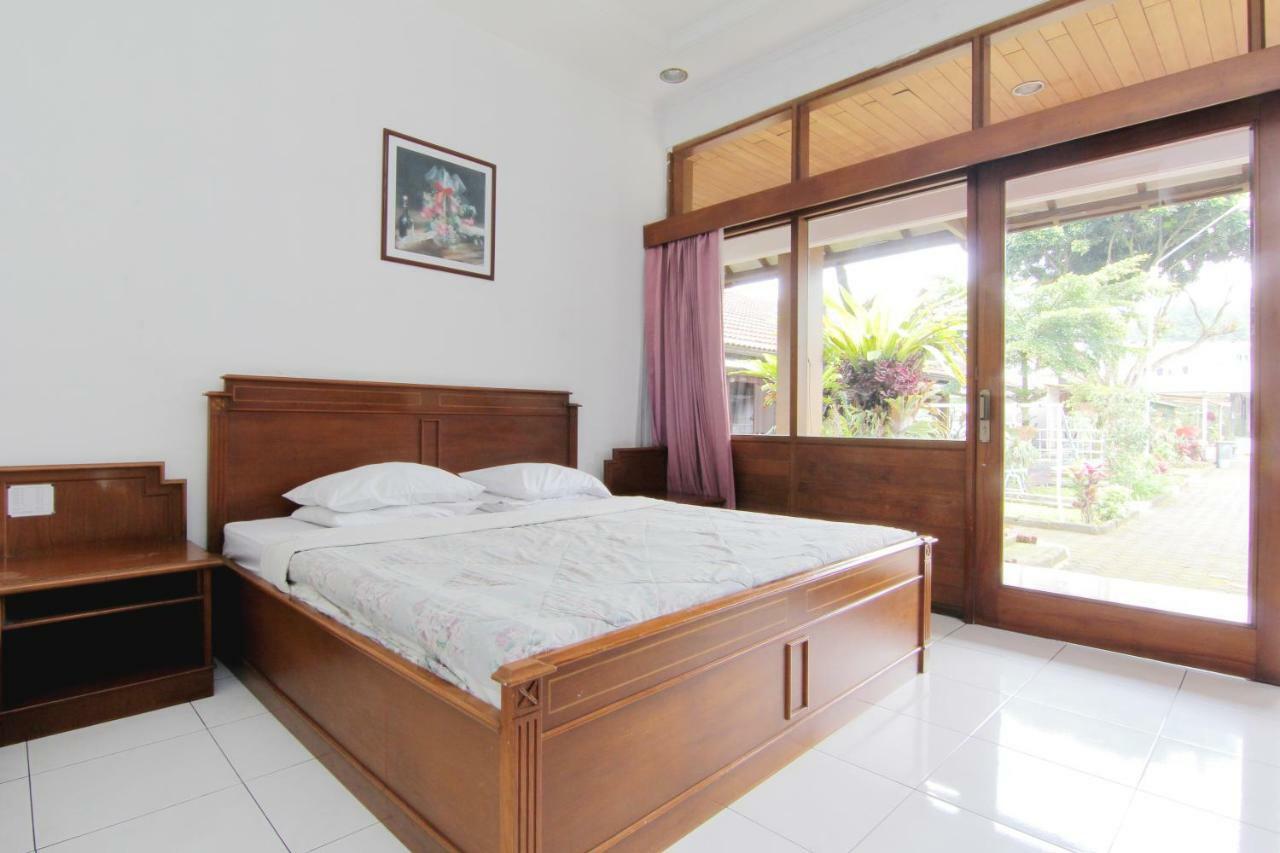 Villa Enggal Lembang Kültér fotó
