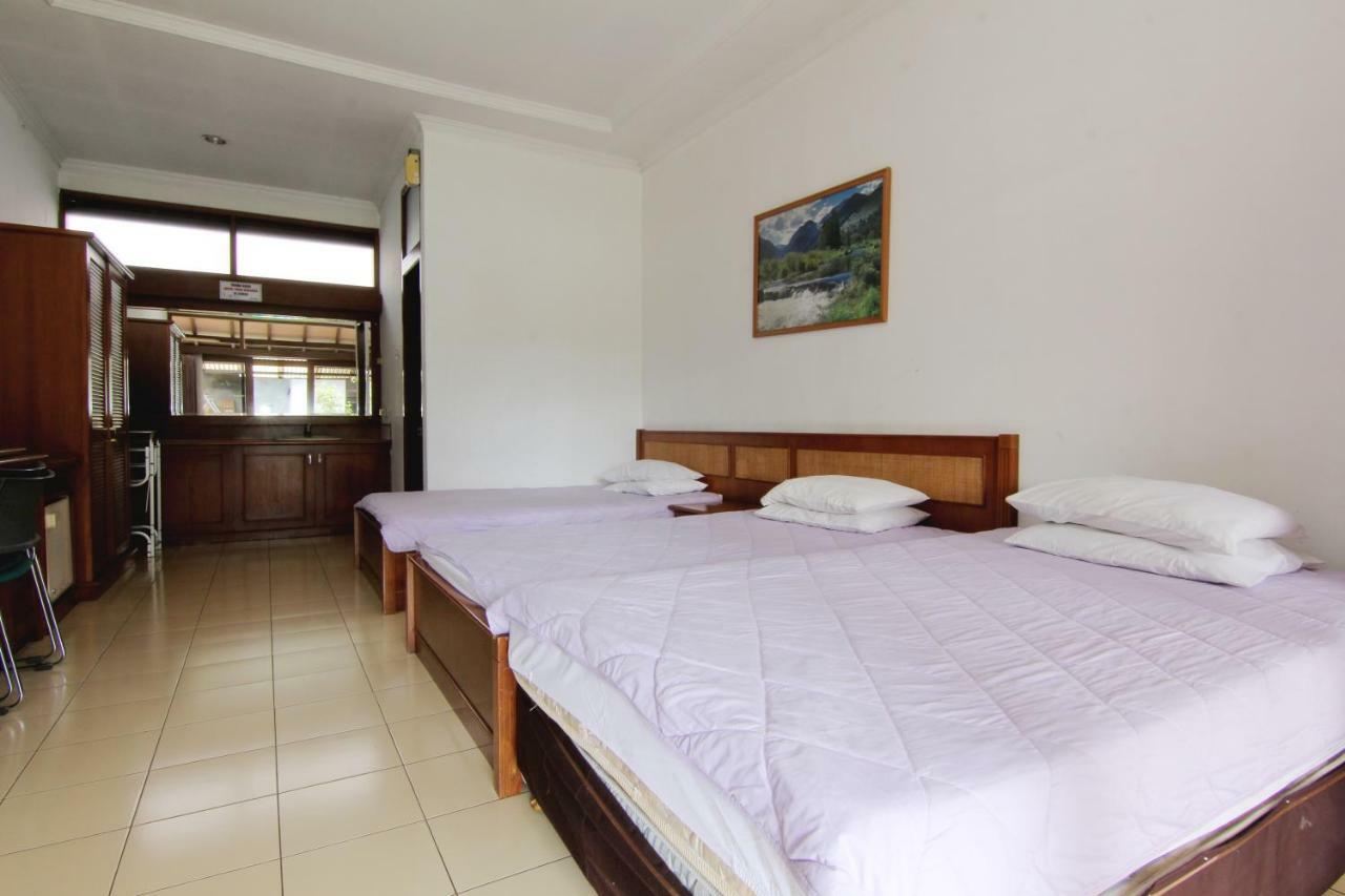Villa Enggal Lembang Kültér fotó