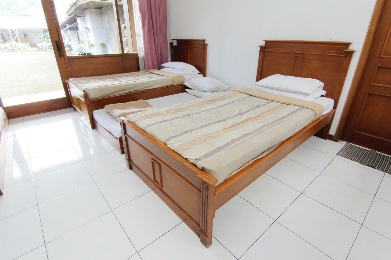 Villa Enggal Lembang Kültér fotó