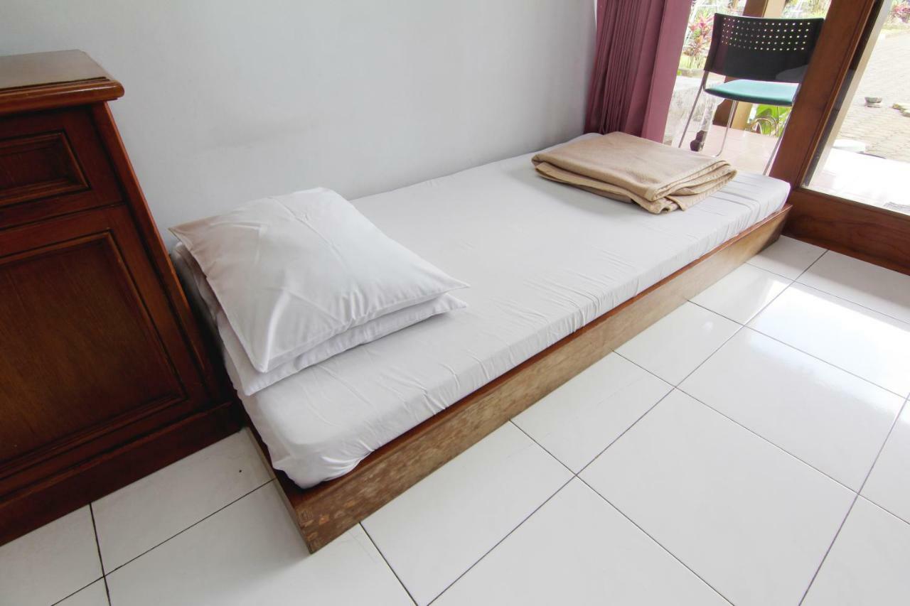 Villa Enggal Lembang Kültér fotó