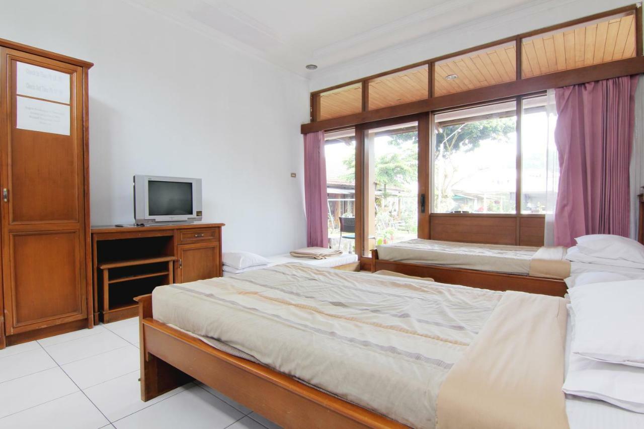 Villa Enggal Lembang Kültér fotó