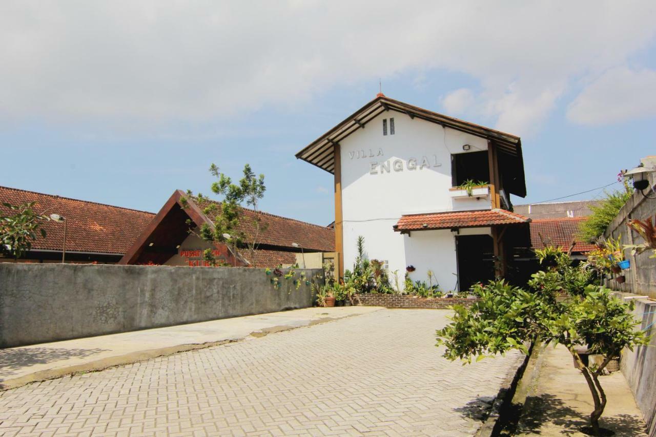 Villa Enggal Lembang Kültér fotó