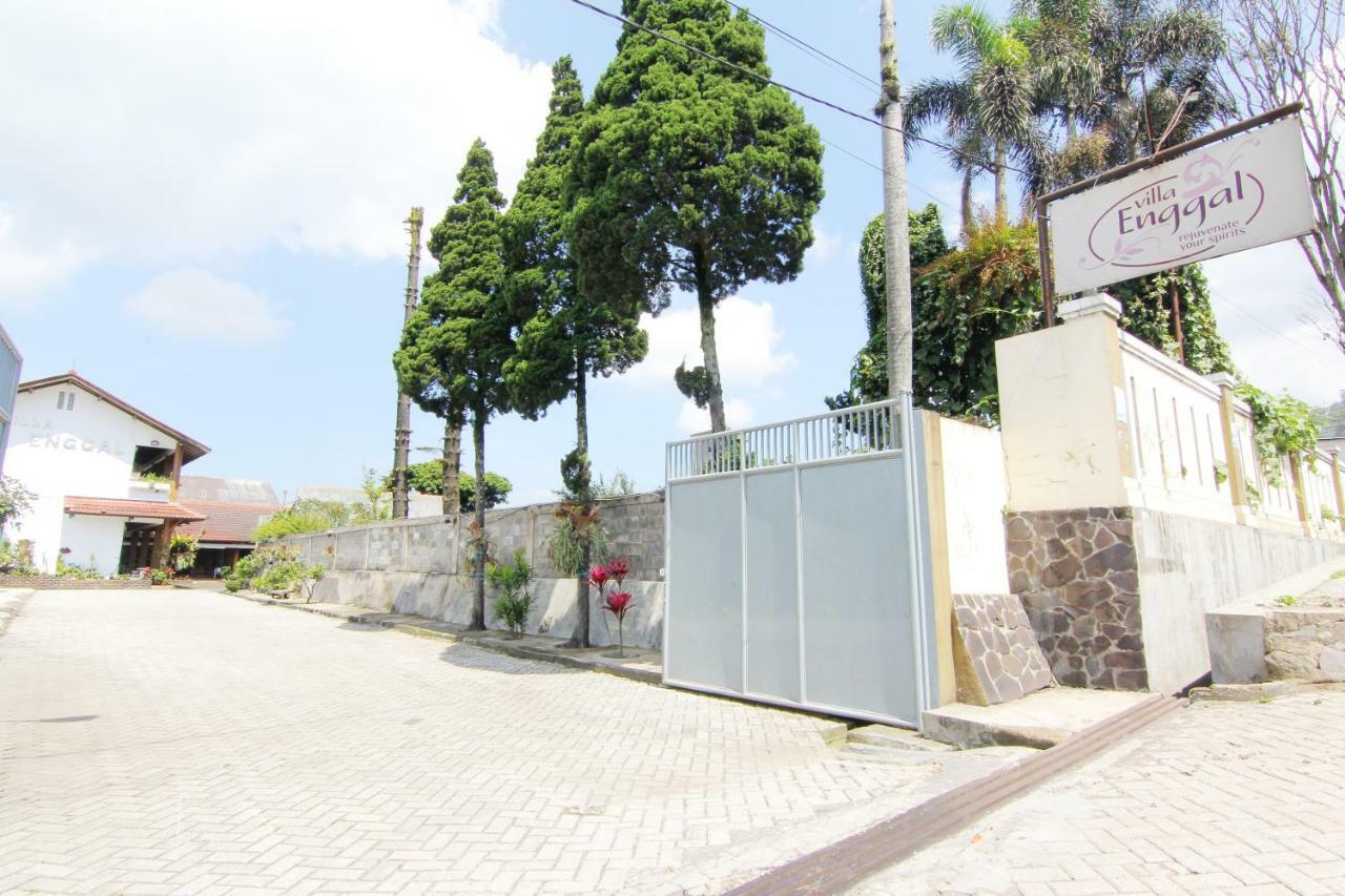 Villa Enggal Lembang Kültér fotó