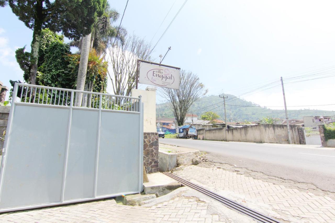Villa Enggal Lembang Kültér fotó